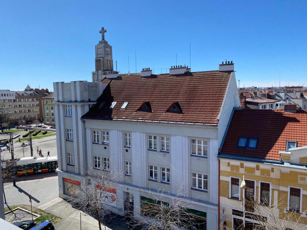 Perla Hradce 301 Apartment Hradec Kralove Ngoại thất bức ảnh