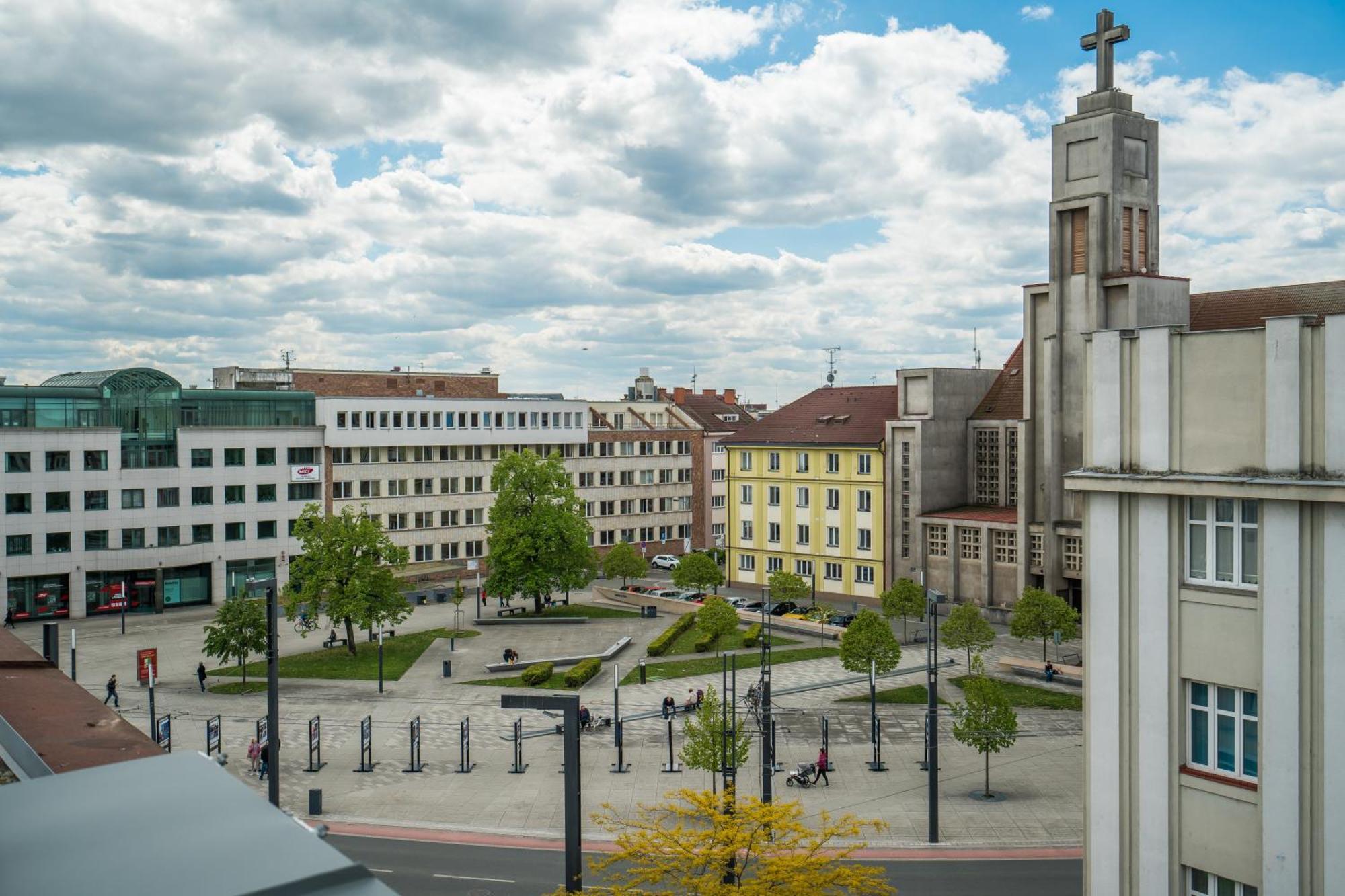 Perla Hradce 301 Apartment Hradec Kralove Ngoại thất bức ảnh